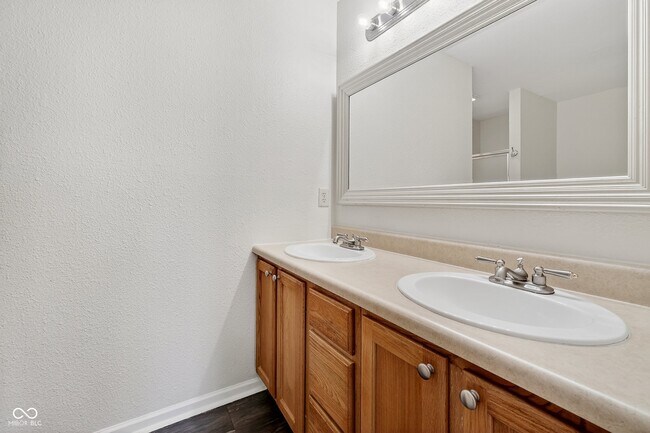 Building Photo - 6626 Crossbridge Dr