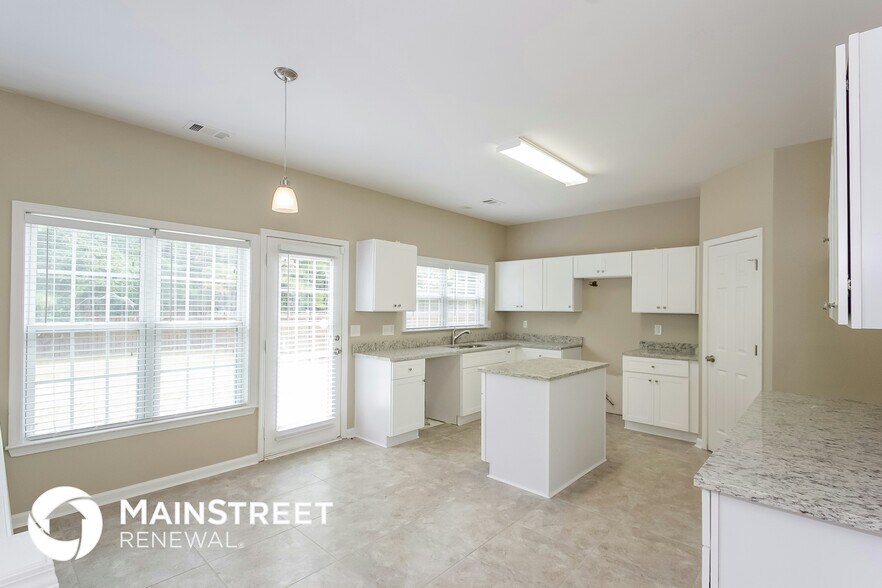 Building Photo - 3180 Elmendorf Dr NW