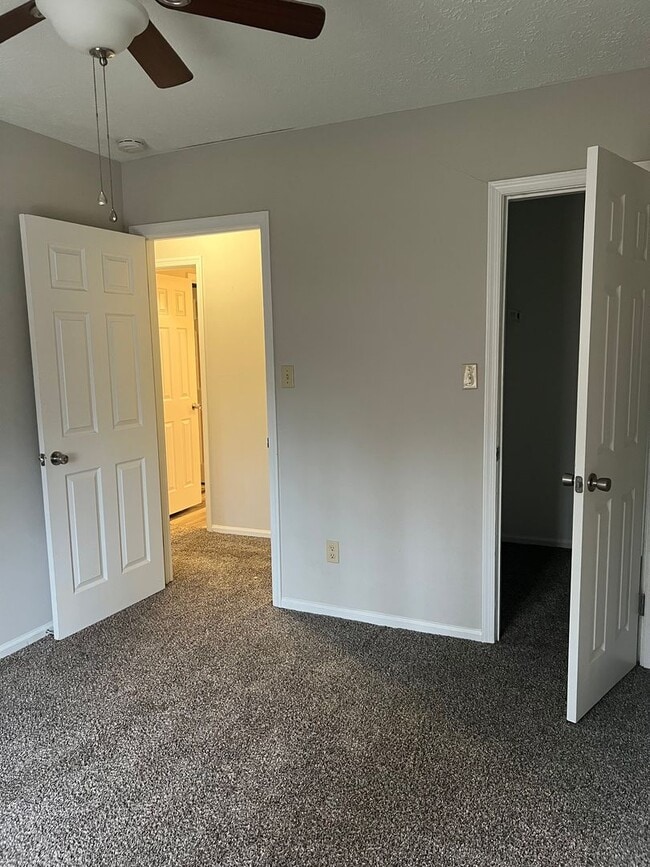 Building Photo - 365 Deputy Ln