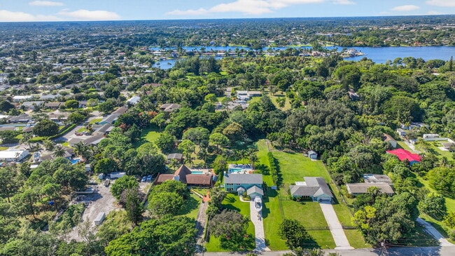 Building Photo - 6701 Hillside Ln