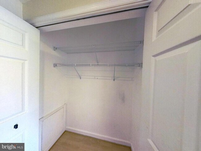 Building Photo - 5917 Barbados Pl