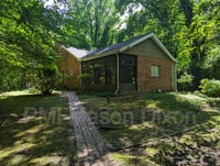 Building Photo - 944 Fern Trail