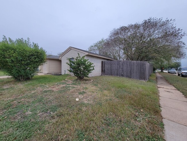 Building Photo - NICE 3 BEDROOM 1 BATH LEASE HOME IN RANCH COUNTRY HOCKLEY, TEXAS
