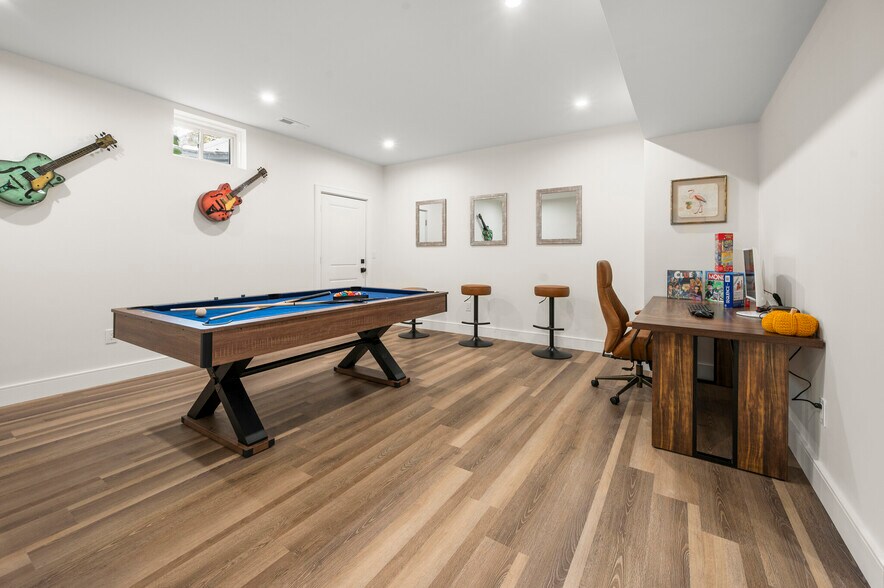 Building Photo - 21 Bolton St