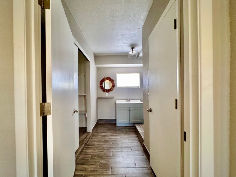 Building Photo - 3767 Kicking Horse Dr