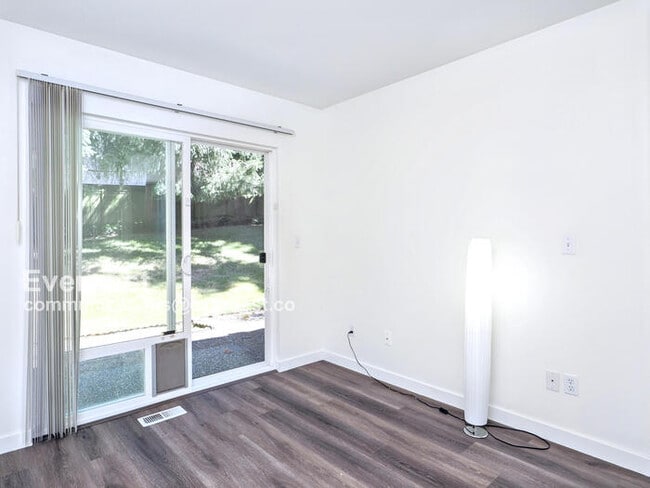 Building Photo - 4123 Fieldstone Dr