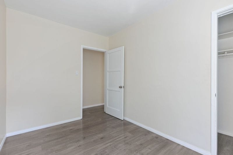 Building Photo - 2119 1/2 Stewart Street