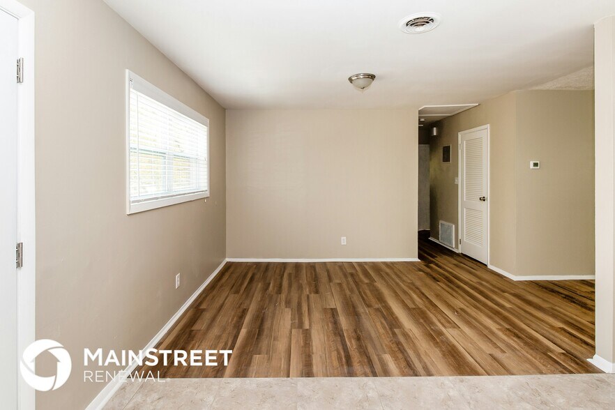 Building Photo - 5922 Heatherwood Ln