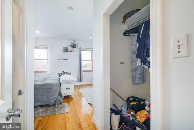 Building Photo - 615 S 11th St