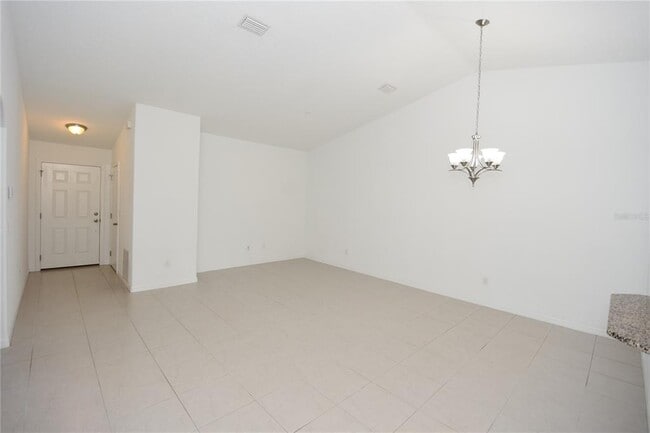 Building Photo - 31 Rosecroft Ln