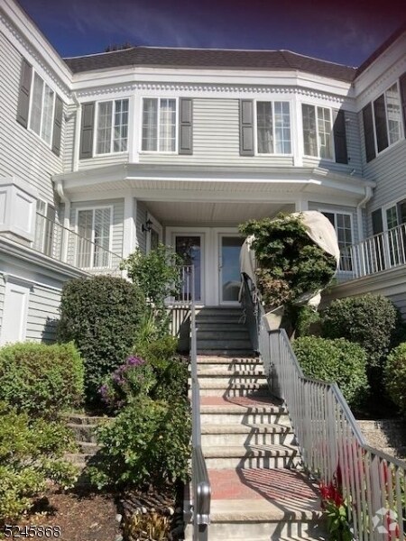 Building Photo - 238 Riveredge Dr
