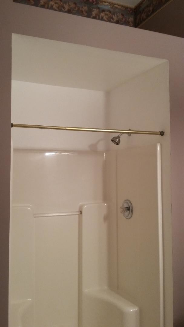 Walk-In Shower - 3857 Reeves Ln