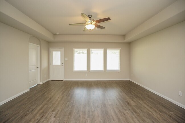 Building Photo - 3331 Rosselli Brush Dr