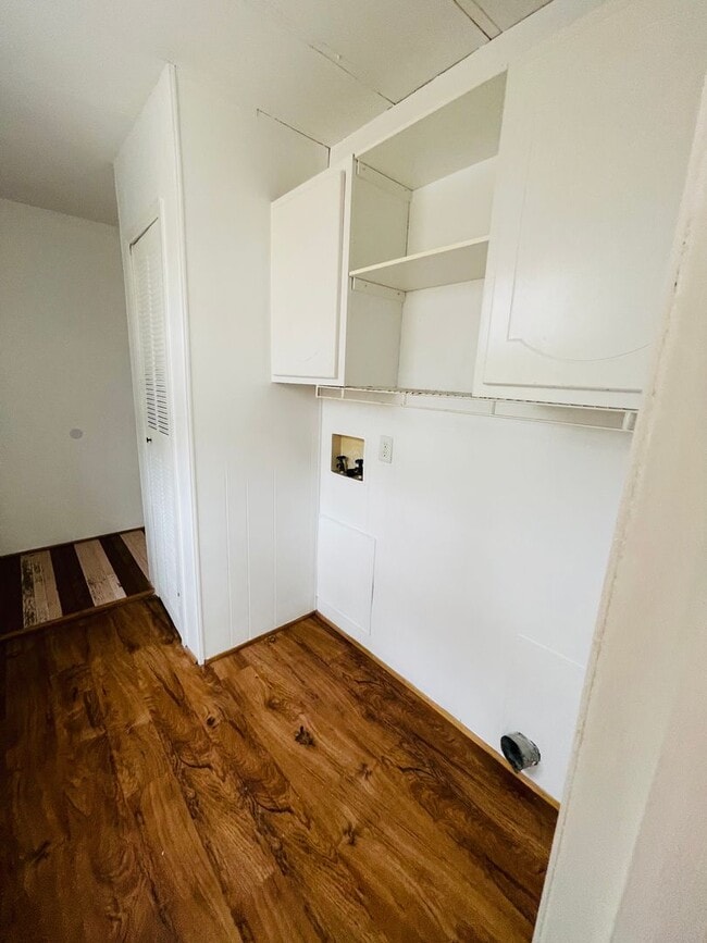 Building Photo - 3 BR, 2 BA doublewide in Pikeville school district