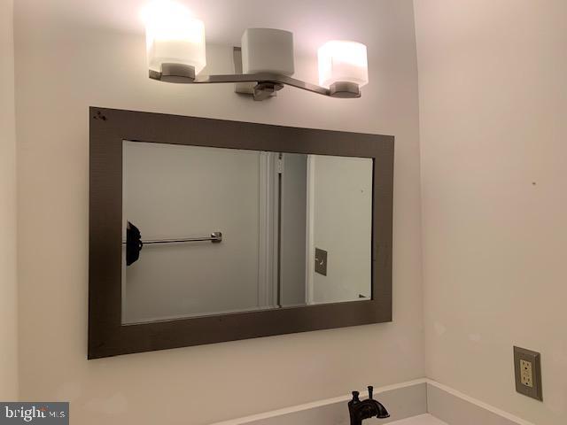 Building Photo - 10307 Friendship Ct