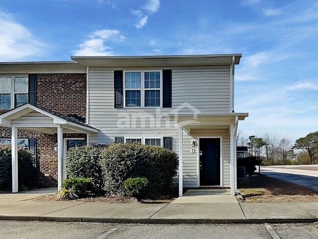 Building Photo - 71 Wolf Creek Ln