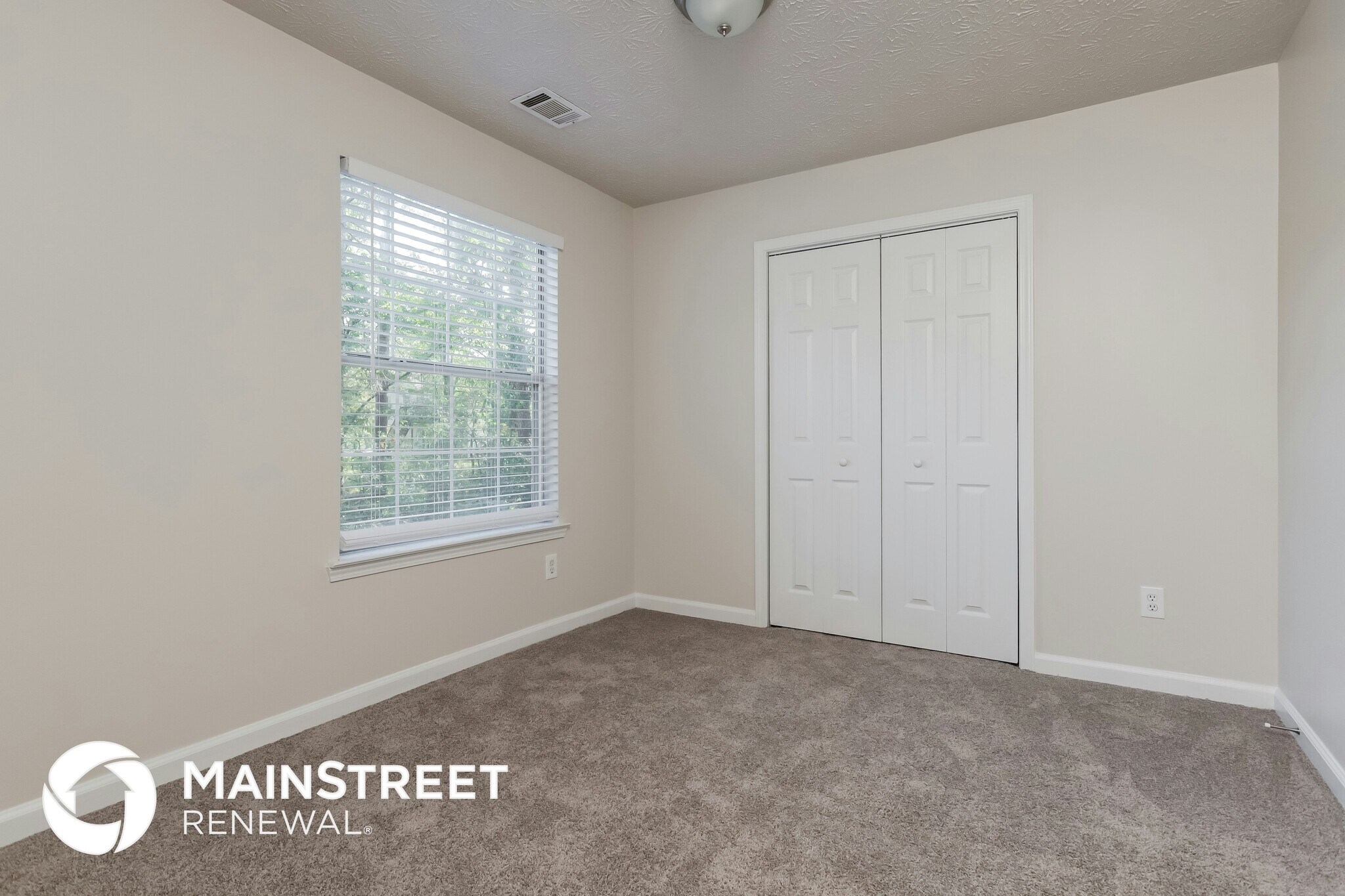 Building Photo - 242 Fairview Point