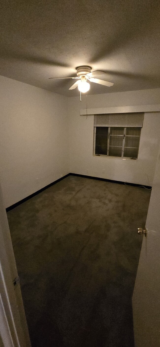 Building Photo - 1908 20th Ave W