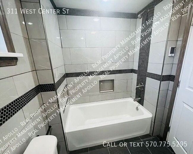 Building Photo - 311 W Center St