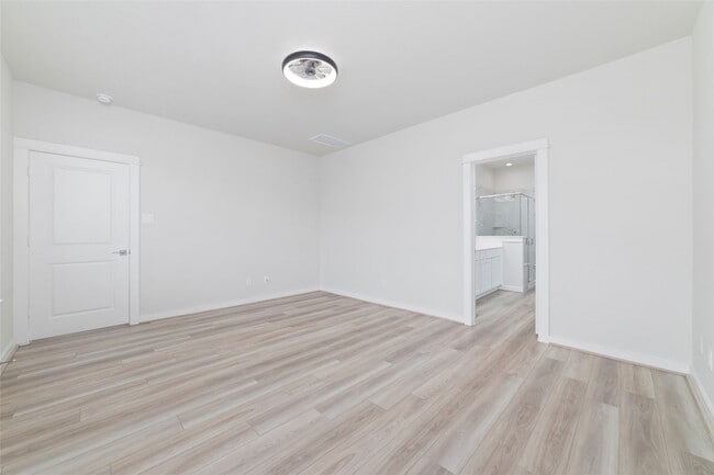 Building Photo - 32906 School Hl Rd