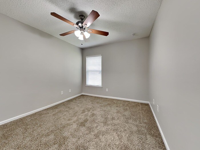 Building Photo - 6463 Silk Leaf Ln