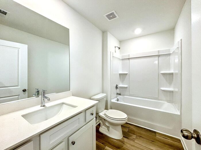 Building Photo - 208 Asbury Oak Ln