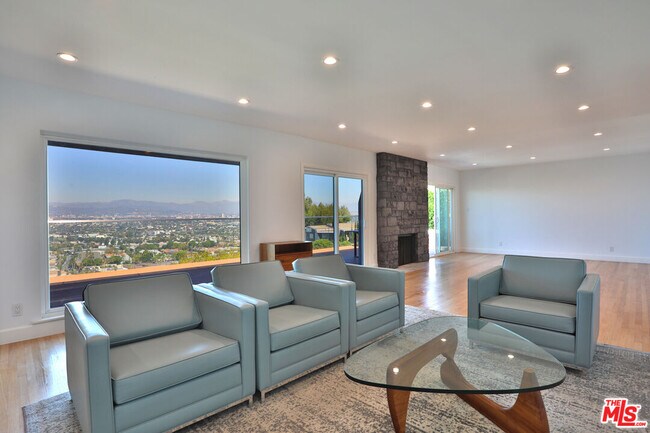 Building Photo - 4547 Don Milagro Dr