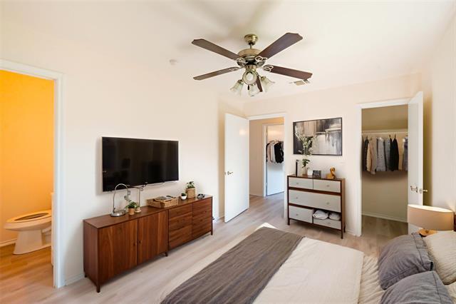 Building Photo - 714 E 12th St