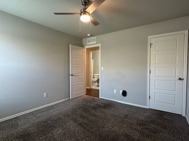 Building Photo - BIXBY - New 4 Bed - 3 Bath - 3 Car Garage