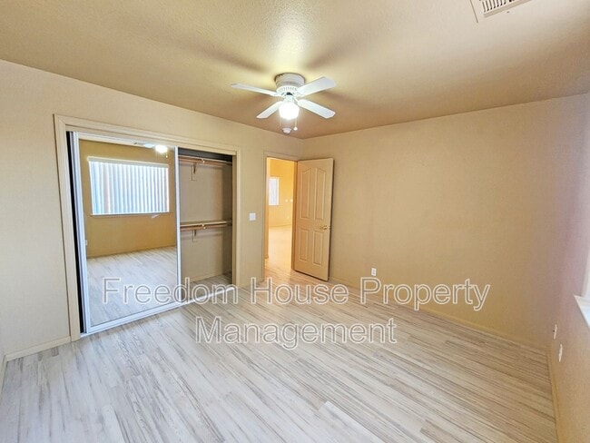 Building Photo - 3280 E Winery Rd