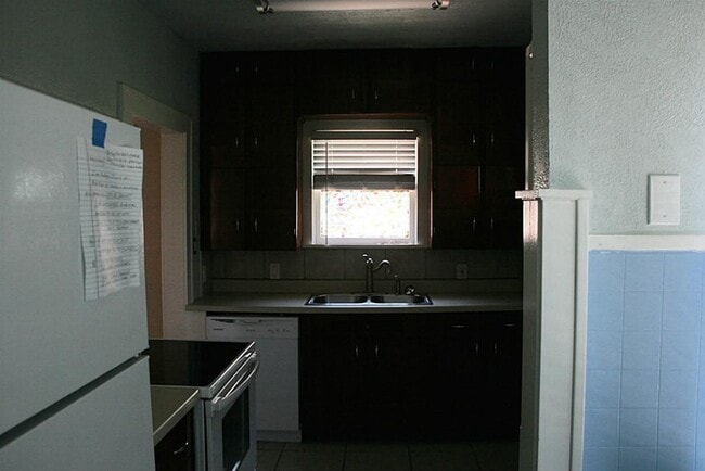 Building Photo - 412 W Polk St