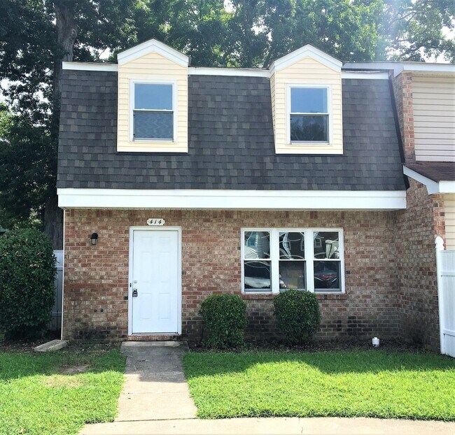Building Photo - 414 Sedgewick Ct