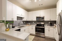 Building Photo - 433 Highland Ave NE