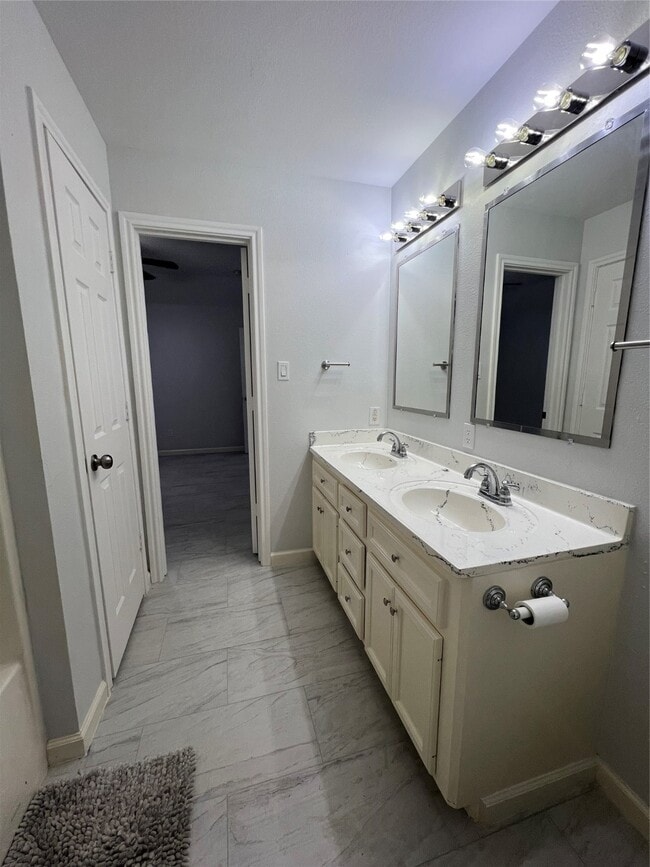 Building Photo - 4529 Galesburg St