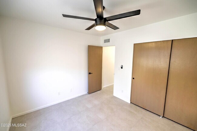 Building Photo - 5144 N Avenida Primera