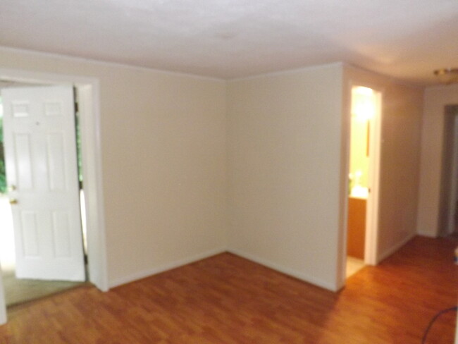 Building Photo - Cute 2BD/1BA House in Cullowhee available ...