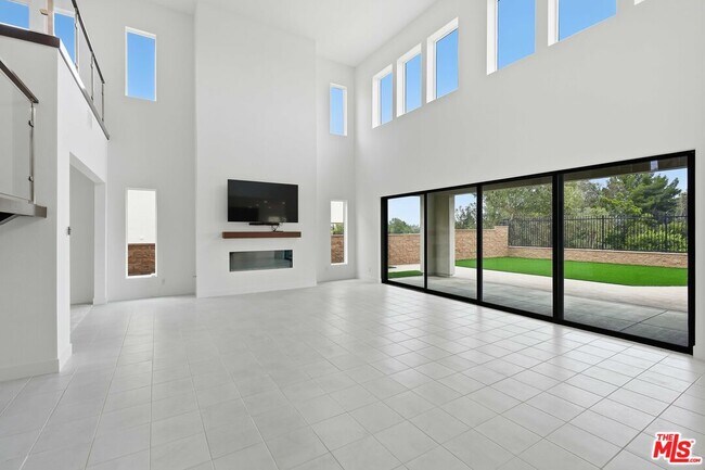 Building Photo - 20568 Edgewood Ct