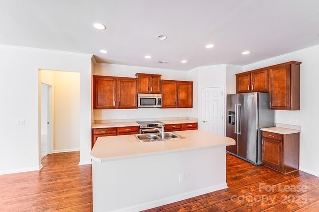 Building Photo - 7012 Kitty Hawk Ln