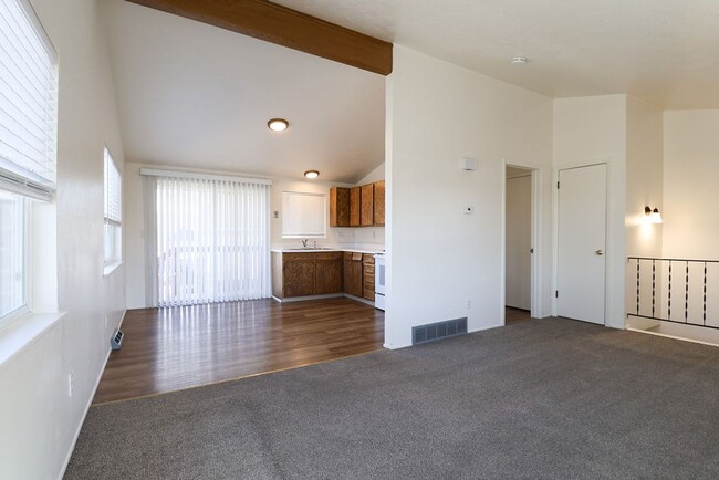 Building Photo - Loveland 2BR with Laundry and Balcony