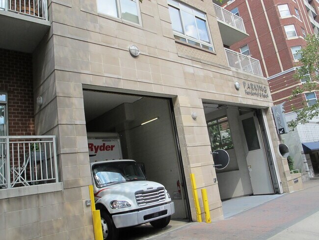 Building Photo - 820 N Pollard St