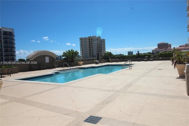 Building Photo - 50 Menores Ave