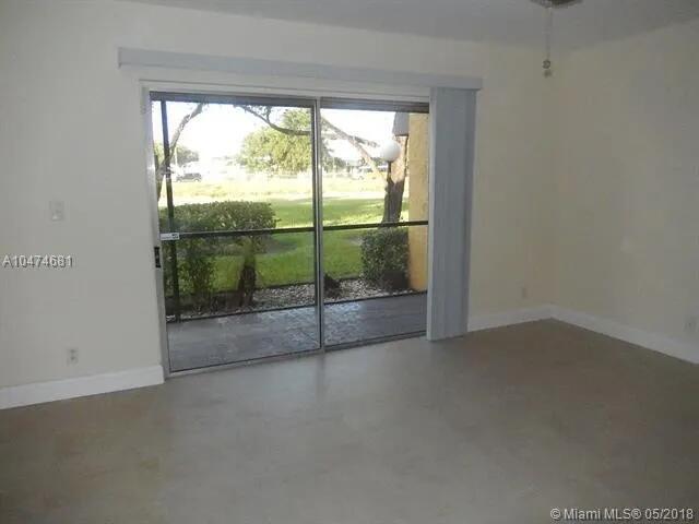 Building Photo - 3017 N Oakland Forest Dr