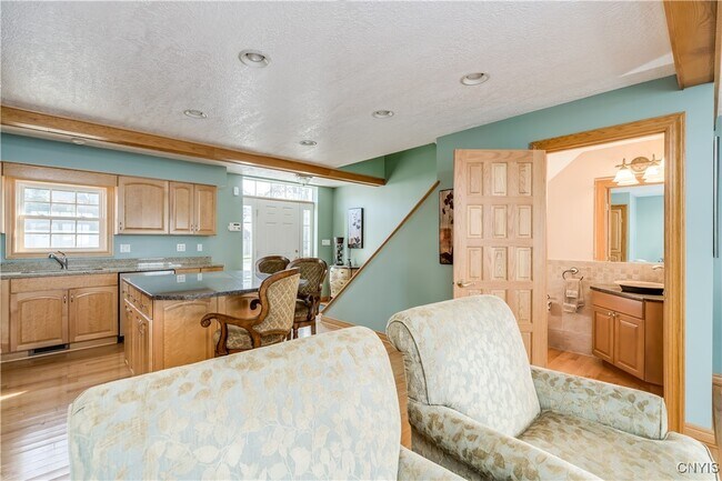 Building Photo - 207 General Smith Dr