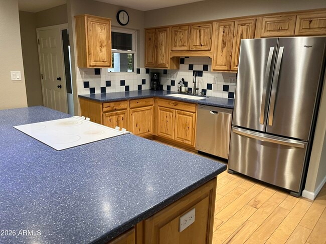 Building Photo - 3301 W Belmont Ave