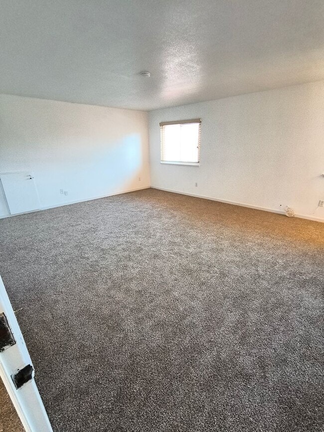 Building Photo - Beautiful and Spacious Two Story 4 Bed/3 Bath Home For Rent In Hercules!!!