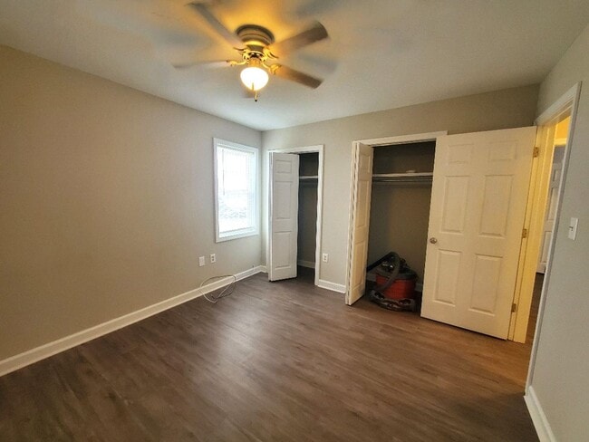 Building Photo - Charming 2BR/1BA Apartment – Well-Maintain...