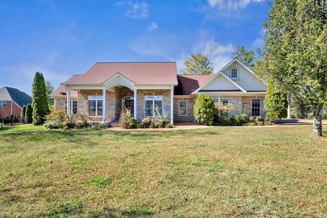 Building Photo - 614 Greene Dr