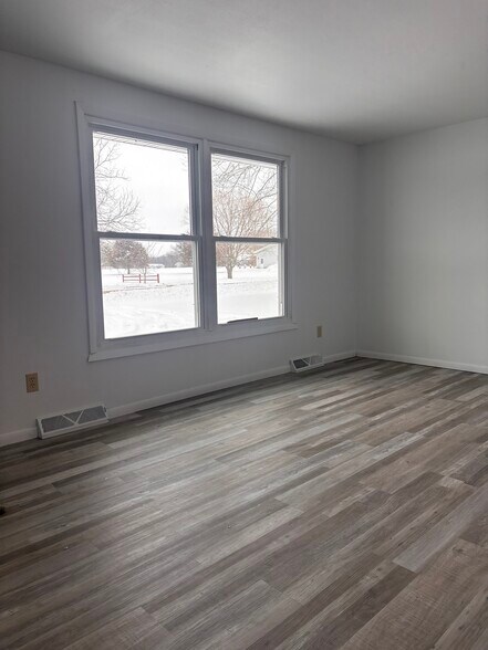 Building Photo - W557 Mary Ln