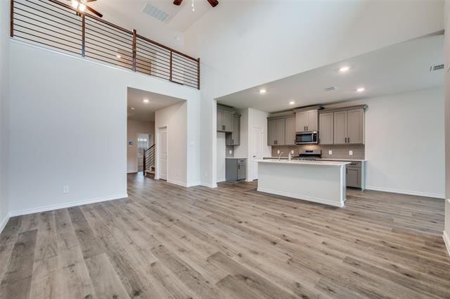 Building Photo - 1600 Bleriot Ct