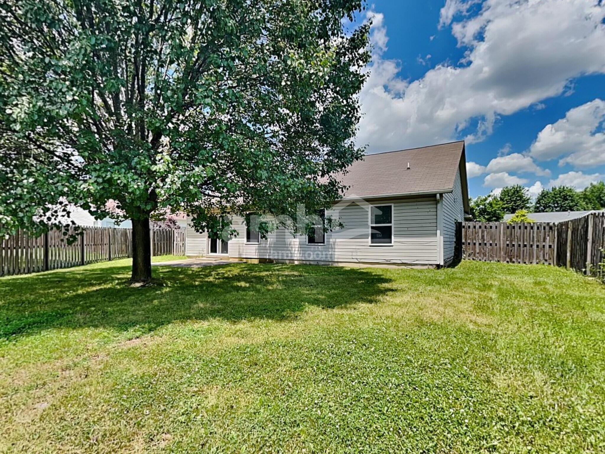 Building Photo - 8039 Red Barn Ct